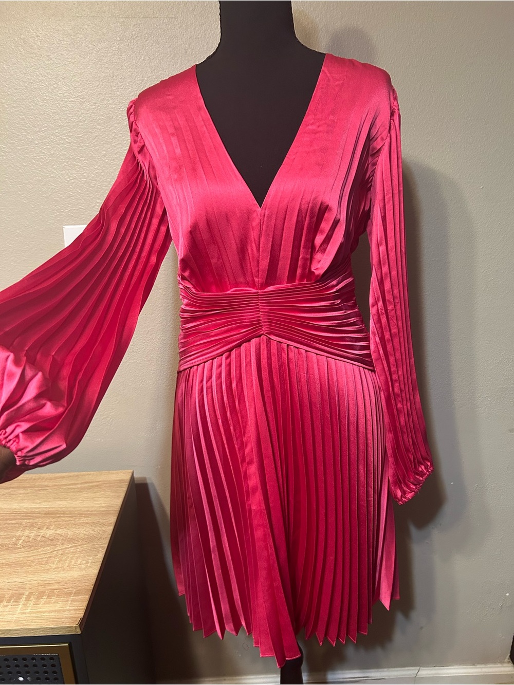 Boston Proper Size 8 Hot Pink Pleated Long Sleeve V Neck Cocktail Dress